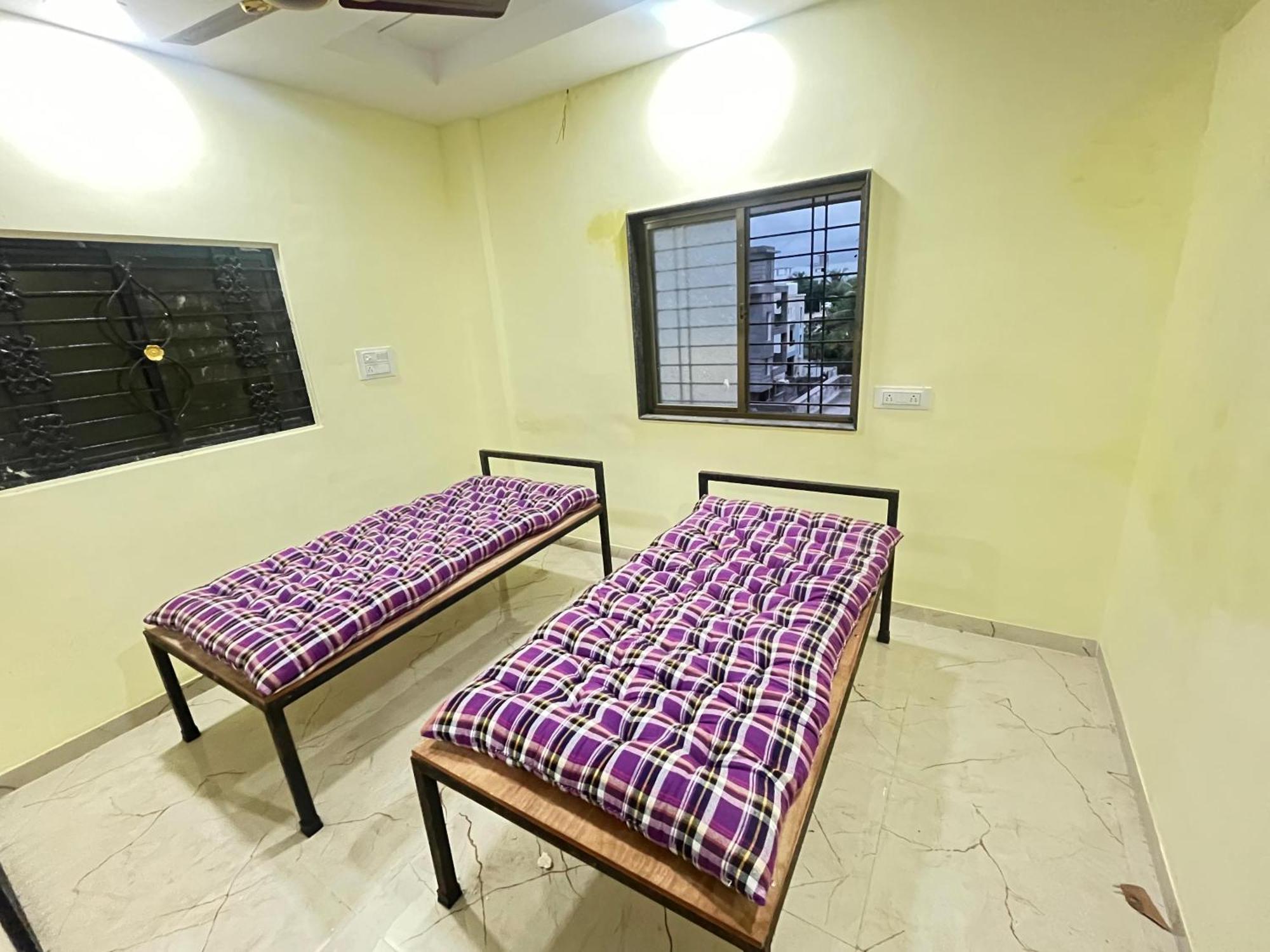 סולאפור Shree Swami Samarth Pg Rooms For Boys מראה חיצוני תמונה