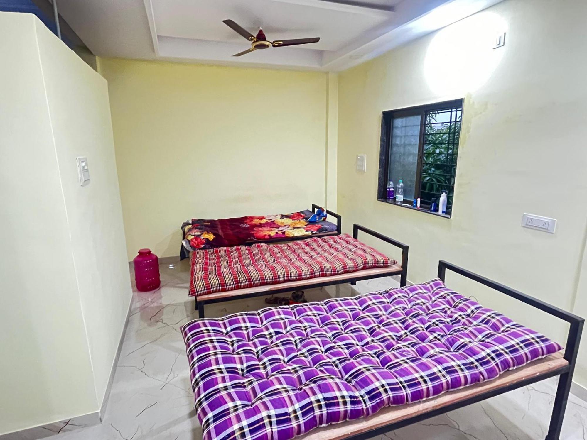 סולאפור Shree Swami Samarth Pg Rooms For Boys מראה חיצוני תמונה